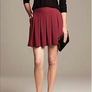 Banana Republic Pleated Mini with Pockets!